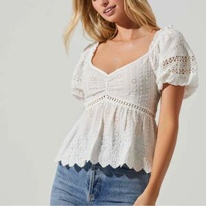 NWOT [Size: M] ASTR the Label Amoura Eyelet Blouse